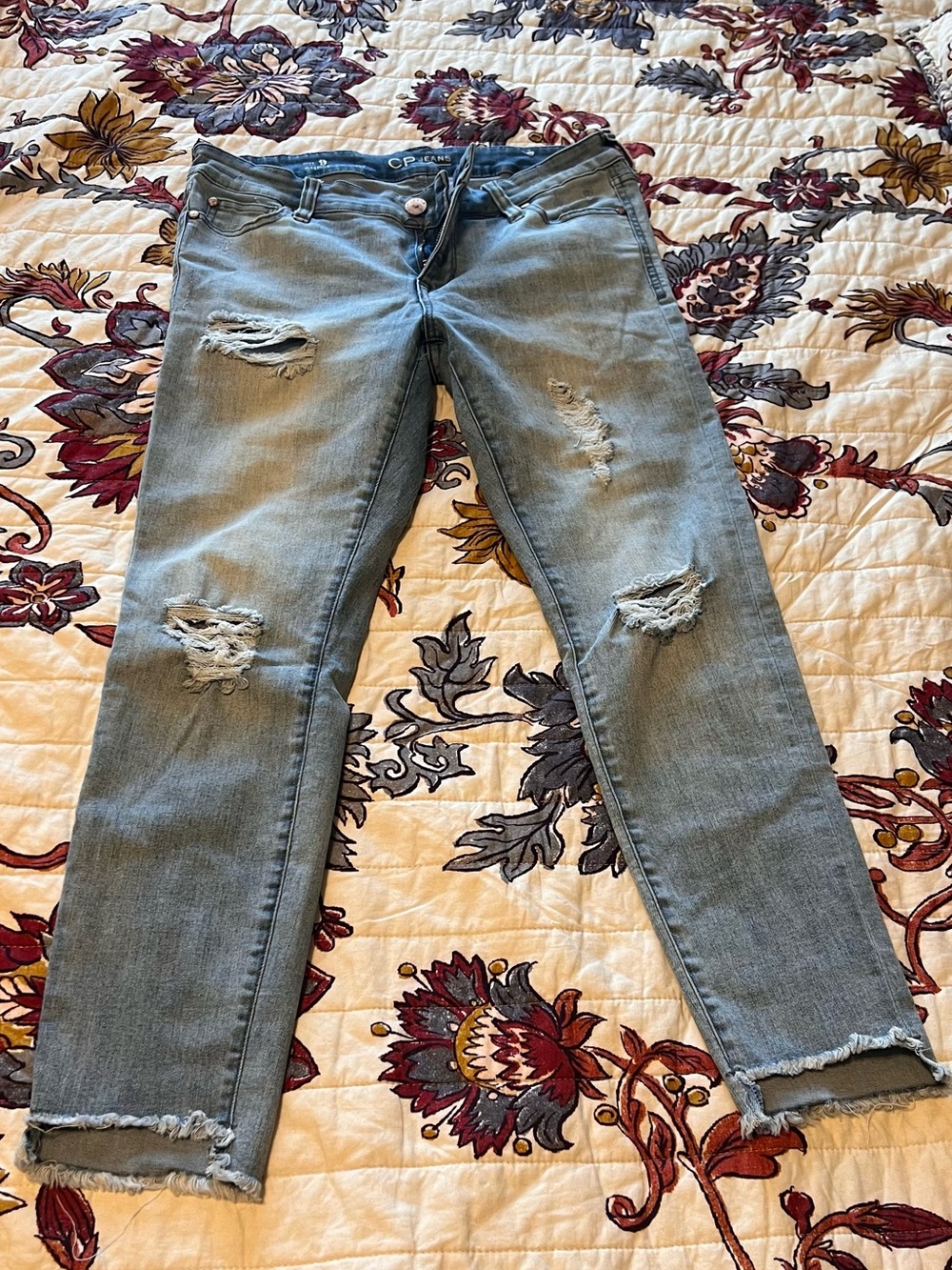 Distressed Light Blue Ankle Jeans – Women's Cropped Slim Fit Size 9 (Juniors)
